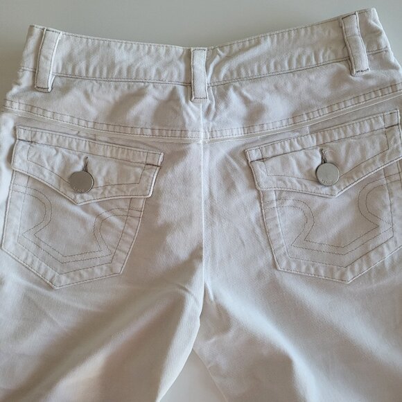 Two pairs of boot cut white jeans (Roxy jeans and Kenzie jeans) - Picture 7 of 8